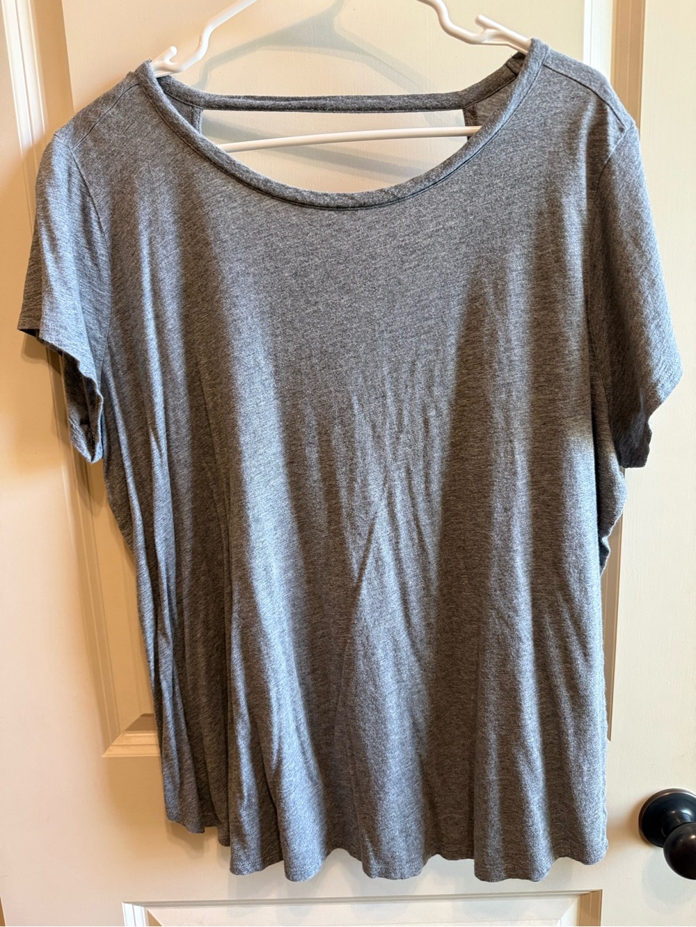 LOFT Heather Gray Short-Sleeve Crewneck Tee with open back
